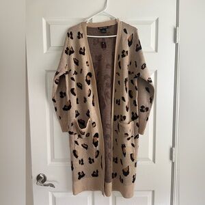 Trendy Threads Leopard Print Tan / Black Open Front Pockets Cardigan Medium